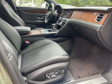 Car image 37