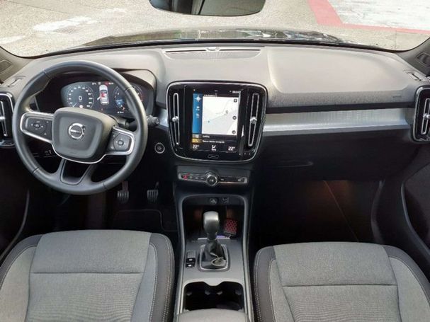 Volvo XC40 T2 Momentum 95 kW image number 9