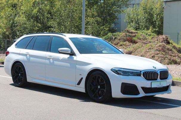 BMW 530d Touring xDrive 210 kW image number 2