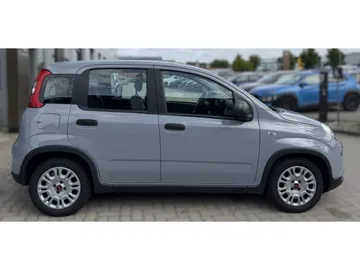 Car image 4