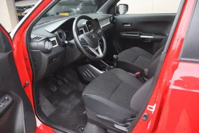 Car image 4