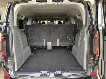 Car image 29
