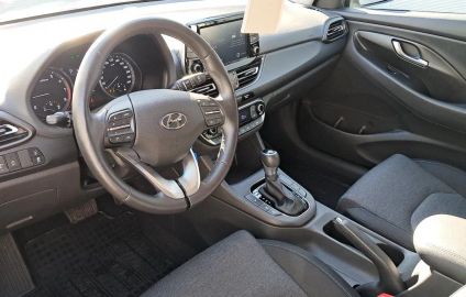 Car image 10