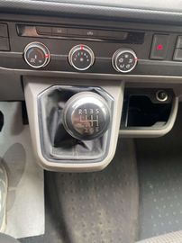 Car image 36