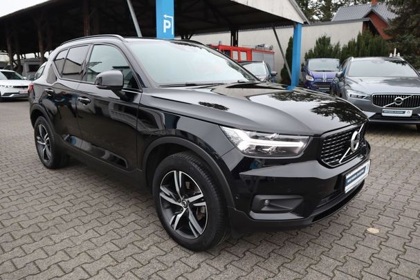 Volvo XC40 T3 115 kW image number 2