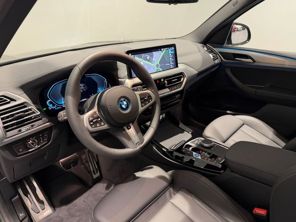 BMW iX3 210 kW image number 12