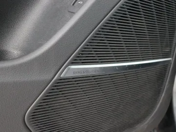 Car image 40