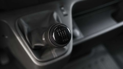 Car image 37