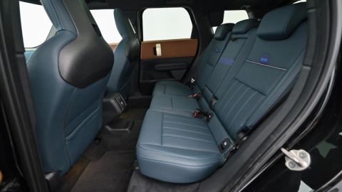 Car image 25
