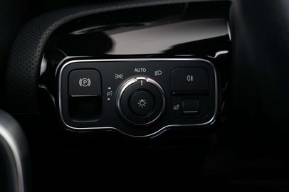 Car image 37