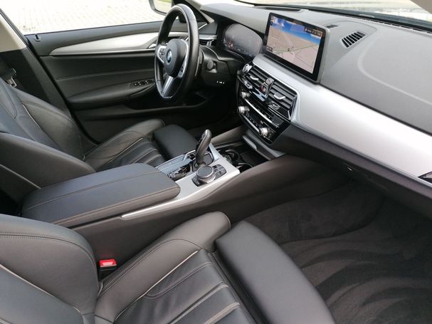 BMW 520d Touring 140 kW image number 7