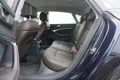 Car image 37