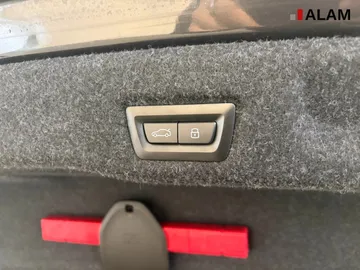 Car image 37