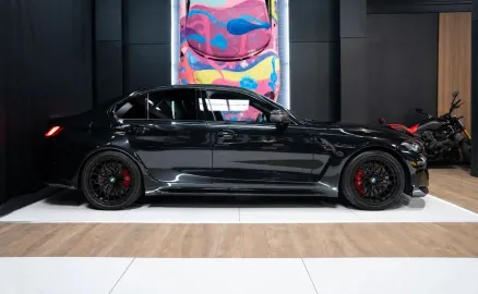 Car image 15