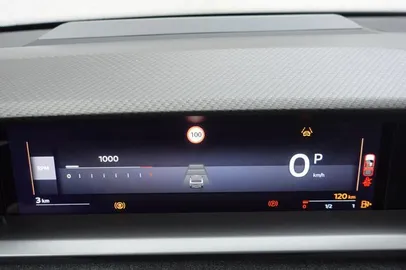 Car image 25