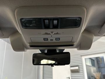 Car image 36