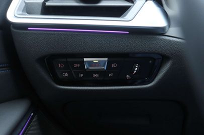 Car image 32