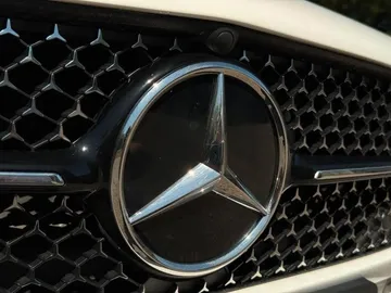 Car image 28