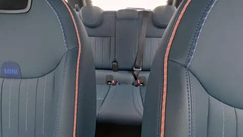 Car image 26