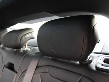 Car image 32