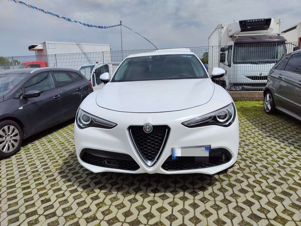 Alfa Romeo Stelvio 2.2 Super 118 kW image number 3