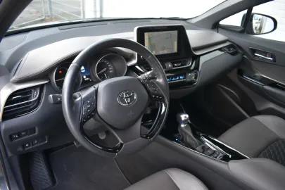Car image 24