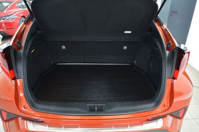 Car image 10