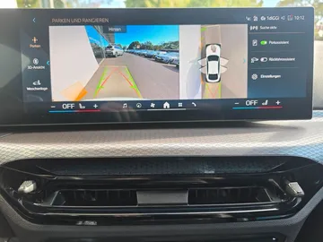 Car image 32