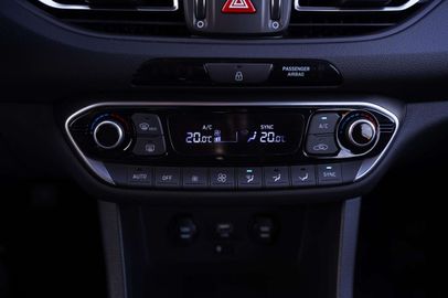 Car image 36