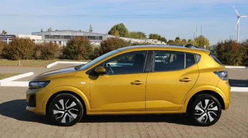Car image 3
