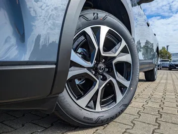 Car image 30
