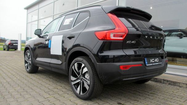 Volvo XC40 B4 Plus Dark 145 kW image number 2