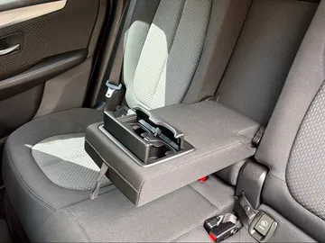Car image 30
