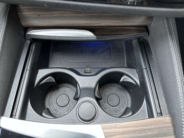 Car image 38