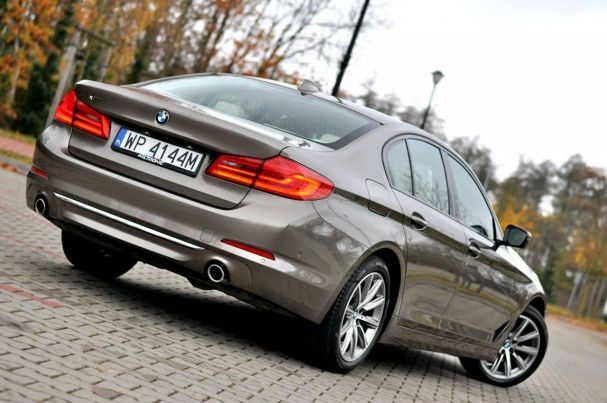 BMW 520d Luxury Line xDrive 140 kW image number 38