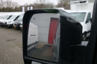 Car image 37