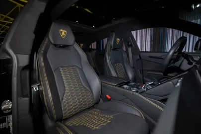 Car image 34