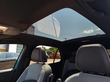 Car image 36