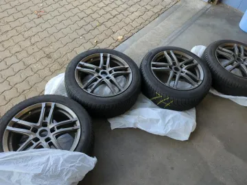 Car image 28