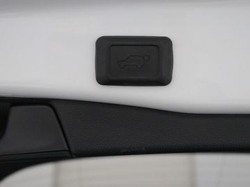 Car image 41