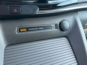 Car image 29