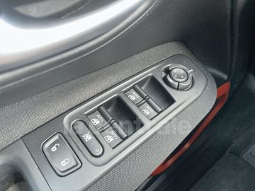 Car image 33