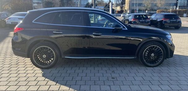 Mercedes-Benz GLC 300 Line 198 kW image number 3