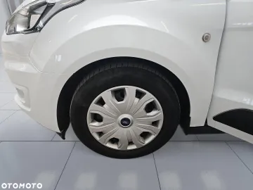 Car image 32
