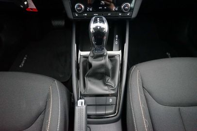 Car image 30