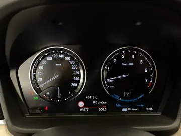 Car image 32
