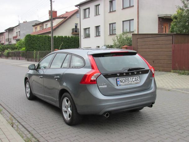 Volvo V60 T3 Kinetic 112 kW image number 6