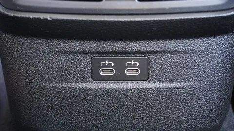 Car image 35