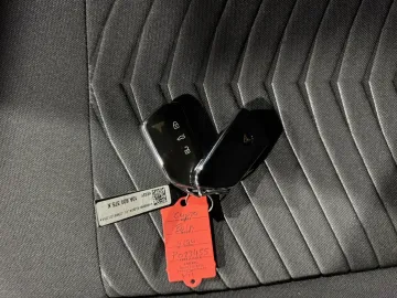 Car image 29