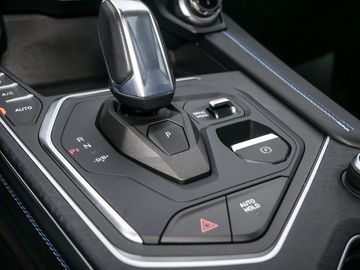 Car image 24